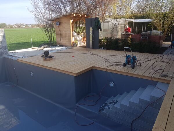 EIN BADEPARADIES ENTSTEHT - Galeriebild