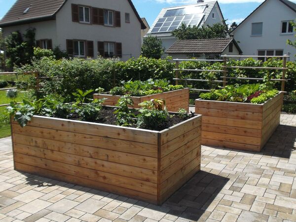 Metall und Holz Referenzbild