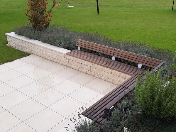 Metall und Holz Referenzbild